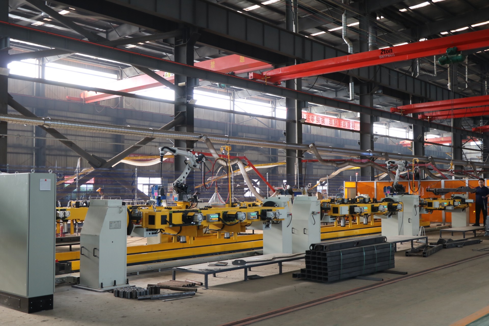 鑫坤宇現(xiàn)代化焊接設備